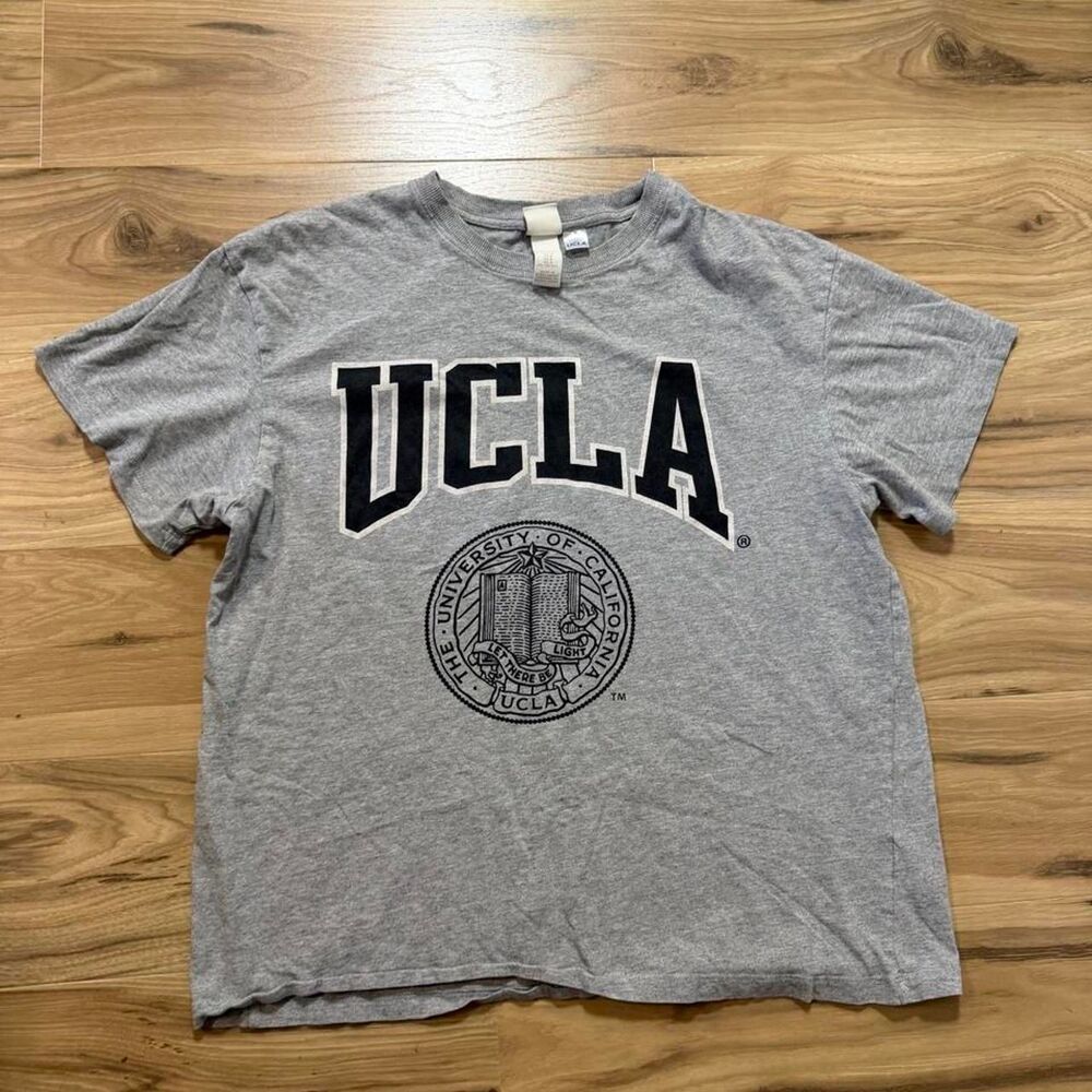 Vintage style Gray UCLA College university tee graphic size medium
